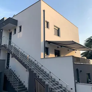Galeb Osjecka Ulica 37 , Pula Kroatien